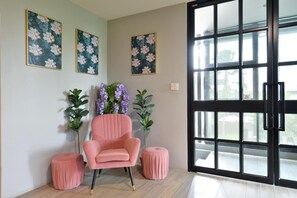 Lobby - Raweewan Residence (Bangkok)