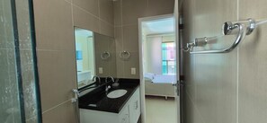 Hair dryer, towels, toilet paper - 15 suites in the center of Porto de Galinhas. Oasis on the most beautiful beach in Pernambuco. (Ipojuca)