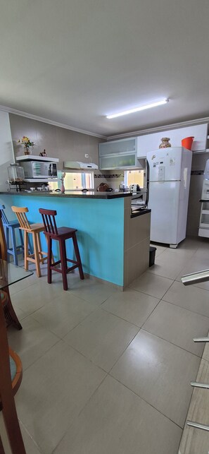 Fridge, microwave, oven, stovetop - 15 suites in the center of Porto de Galinhas. Oasis on the most beautiful beach in Pernambuco. (Ipojuca)
