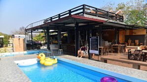 Ảnh chưa phân loại, 3 trong số 4 ảnh, nút
