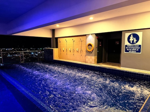 Stirling Suites Hotel & Serviced Apartment