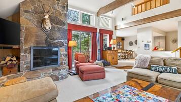 TV, fireplace