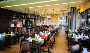 Restaurant - The Golf Lodge Laem Chabang (Si Racha)