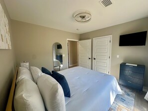 3 bedrooms, iron/ironing board, travel crib, free WiFi