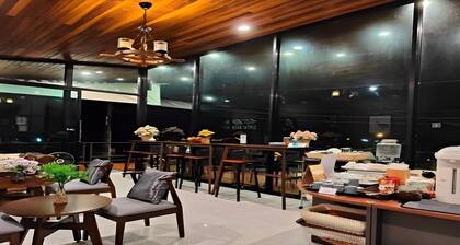 The Sky Roof Homestay Kiriwong