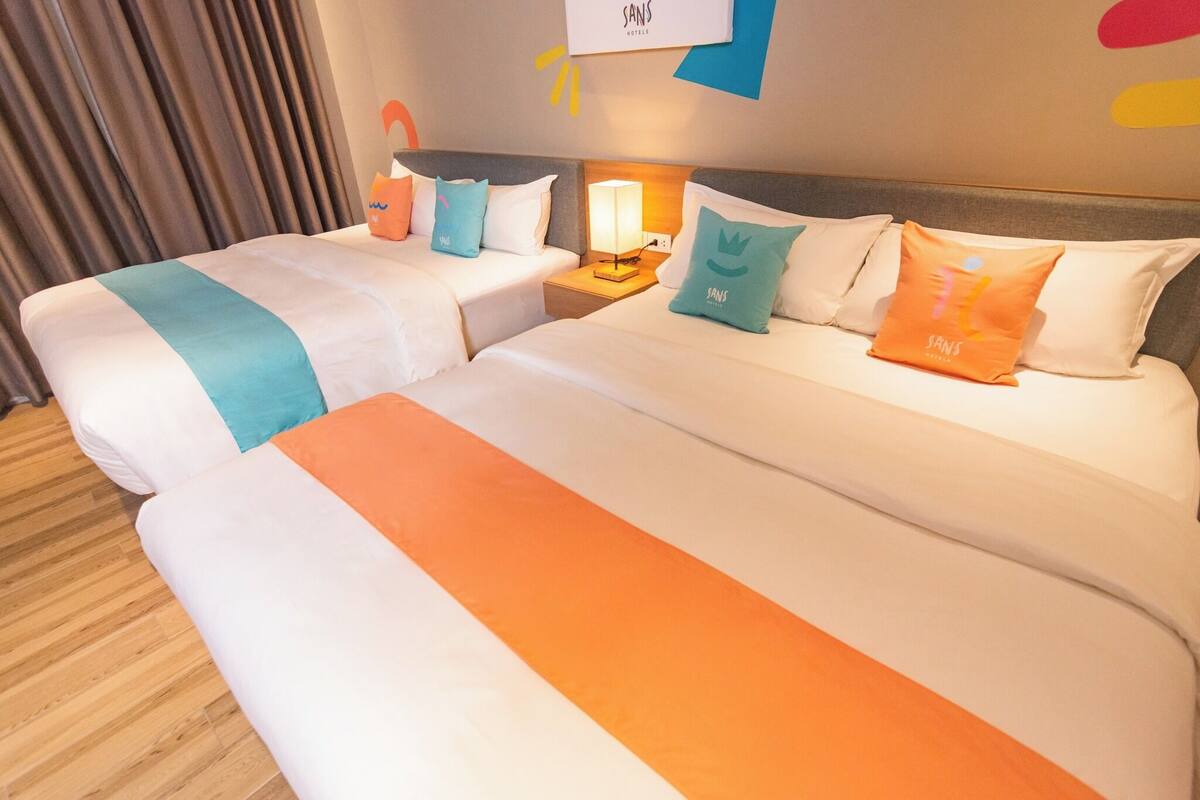 Luxury Suite, City View | Desk, laptop workspace, free WiFi