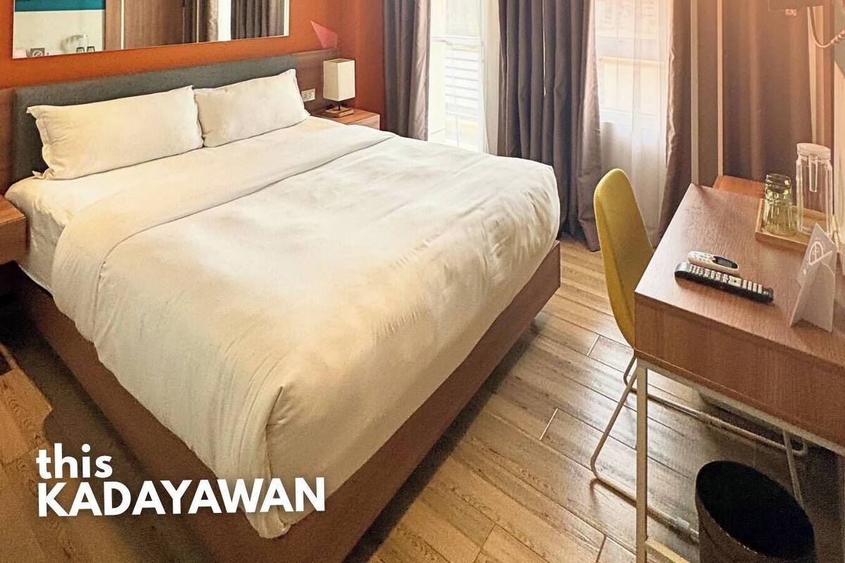 Deluxe Double Room, City View | Desk, laptop workspace, free WiFi