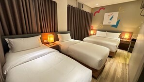 Desk, laptop workspace, free WiFi - Luxebridge Hotel by Hiverooms (Davao)