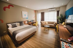 Desk, laptop workspace, free WiFi - Luxebridge Hotel by Hiverooms (Davao)