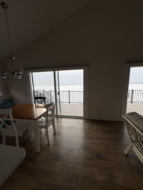 Dining - Luxury Lakefront Living | New vacation rental (Spring Lake)