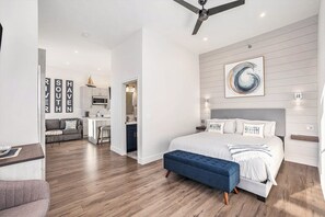 Fer et planche à repasser, Wi-Fi gratuit, draps fournis