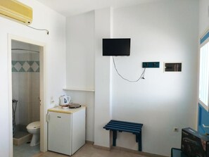 Bathroom - Aigaio View Studios & Rooms (Syros)