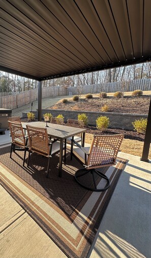 Outdoor dining - Masters 2027- Sleeps 8
~7 mi to Augusta National (North Augusta)