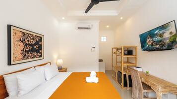 Standaard kamer, balkon | Een bureau, gratis wifi, beddengoed