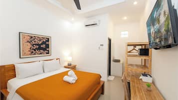 Standard Room, Balcony | Desk, free WiFi, bed sheets