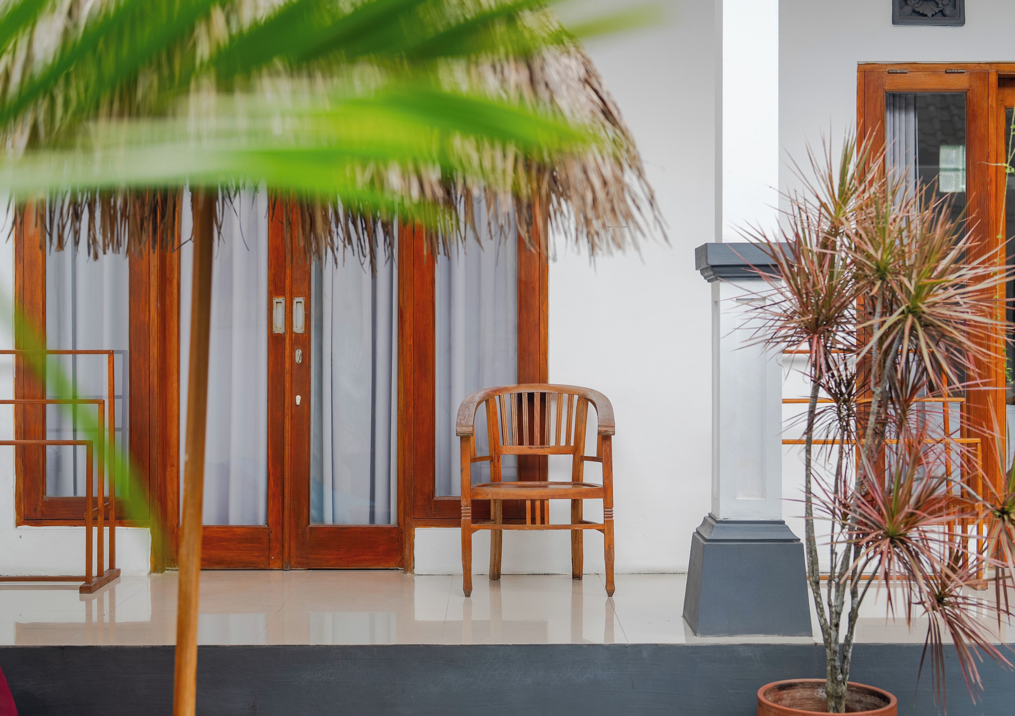 Escritorio, wifi gratis y ropa de cama 