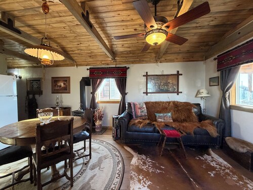 JMA Ranch House Cozy, Charming and Quiet