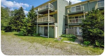 Cozy & Spacious Ski Condo 1 mile from Mount Snow VT