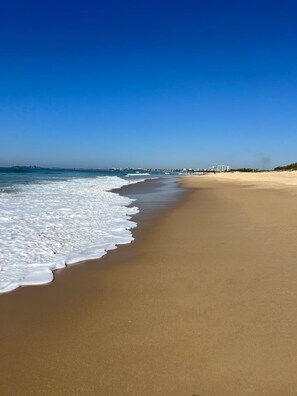 Beach nearby, beach towels - Copacabana at The Sebel (Twin Waters)