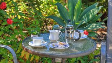 Superior Double Room, Garden View | Outdoor dining