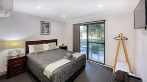 Executive Studio, Garden View