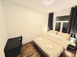 Iron/ironing board, free WiFi, bed sheets