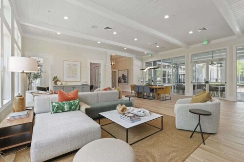 Tranquil 1 BR Apt on 1st Floor, Prime North Tampa Area