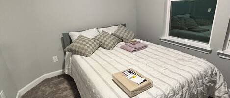 Iron/ironing board, WiFi, bed sheets