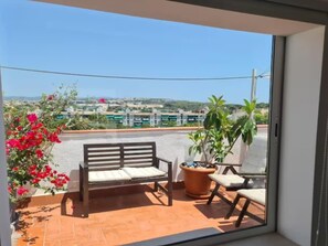 Interior - Charming attic apartment, fantastic roof terrace (Vilanova i la Geltru)