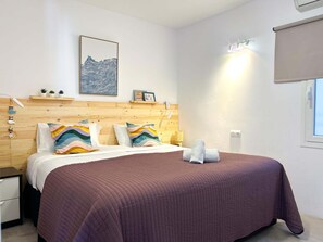 2 bedrooms, iron/ironing board, Internet, bed sheets - Charming attic apartment, fantastic roof terrace (Vilanova i la Geltru)