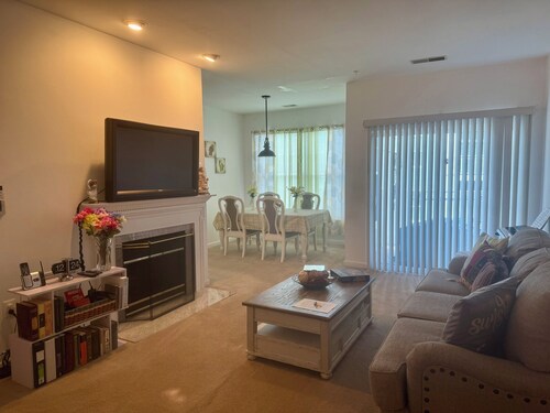 Cozy 2-bedroom condo in Maryland City