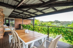 Outdoor dining - COASTAL CHILL (Woolgoolga)