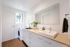 Interior - COASTAL CHILL (Woolgoolga)