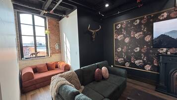 Télévision, cheminée