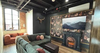 Heart of Mystic Falls - Apartment right on the square