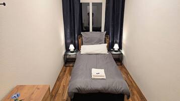 Iron/ironing board, free WiFi, bed sheets