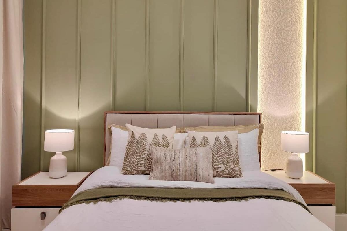 Deluxe Studio, Non Smoking, Balcony | In-room safe, blackout curtains, iron/ironing board, free WiFi