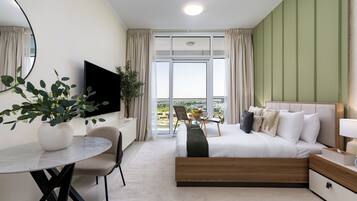 Estúdio luxo, para não fumantes, sacada | Cofres nos quartos, cortinas blackout, ferros/tábuas de passar roupa