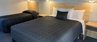 Charlies Motor Lodge
