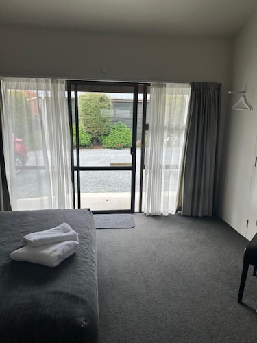 Charlies Motor Lodge