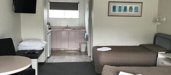 Charlies Motor Lodge