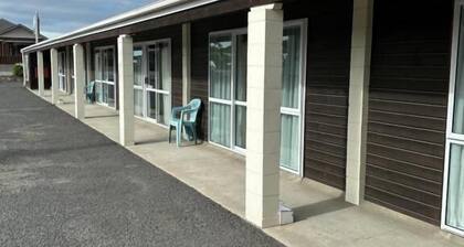 Charlies Motor Lodge