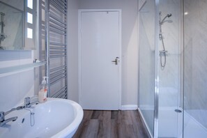 Shower - Garden Cottage - 2 Bedroom Cottage - Penally (Tenby)