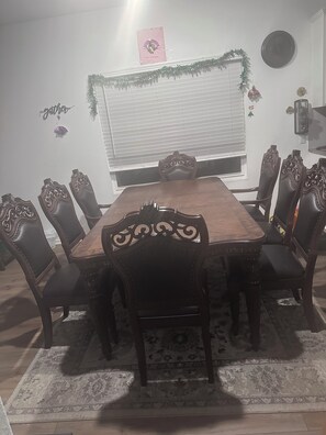 تناول الطعام