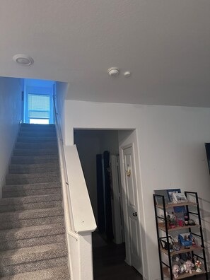 Interior - A beautiful, elegant and comfortable 4-bedroom house -Cool Springs Kyle TX 78640 (Kyle)