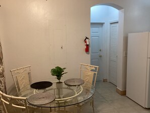 Comfort Condo, Balcony, Garden View | Dining room