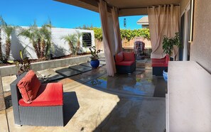 Terrace/patio - Spacious Gated 3BR w/ Patio & Clubhouse Access, Seven Oaks (Bakersfield)