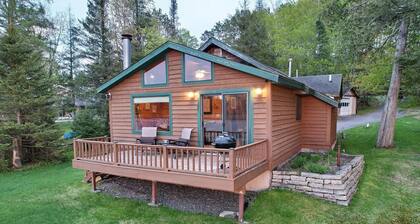 Cute 2-bedroom cottage on Lost Lake in the heart of the Northwoods