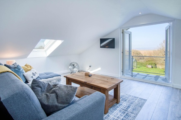 Y Llofft - 1 Bedroom Apartment - Llanrhidian (10133)
