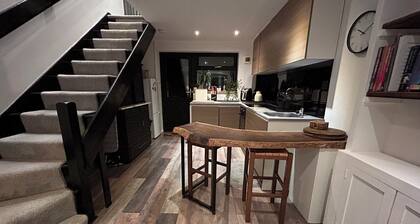 Newly Renovated one bedroom house with garden